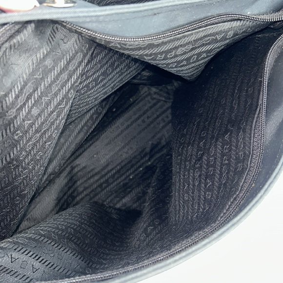 Elegant Black Tote Bag - Picture 13 of 17